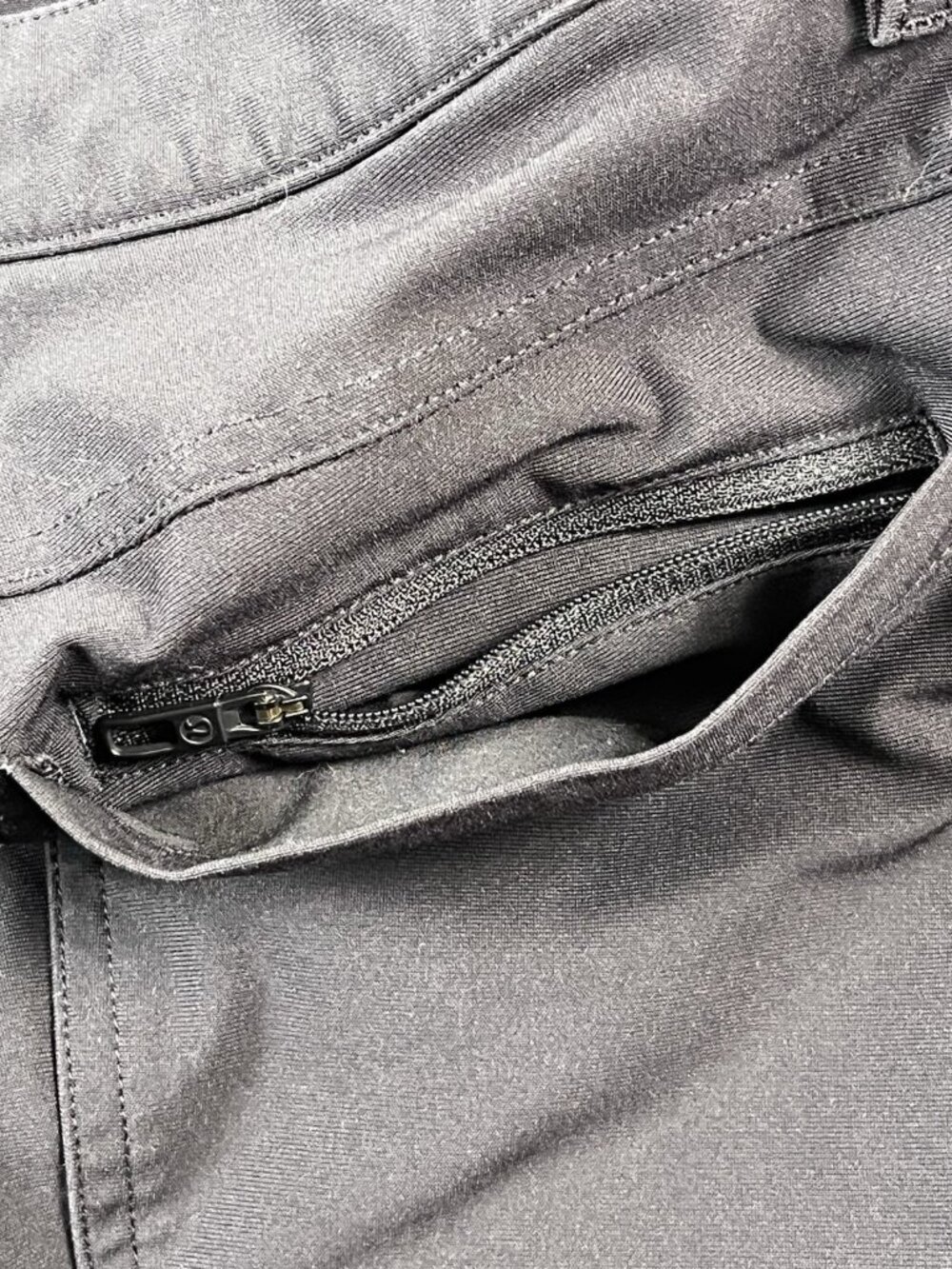 Lululemon ABC Pants Men's 34 Black Classic 5 Pockets Chino Golf - Picture 4 of 10